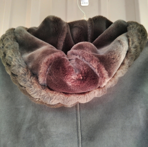 Women's Esprit Faux Suede Faux Fur Avocado Green Jacket Coat Size Medium - Picture 7 of 16